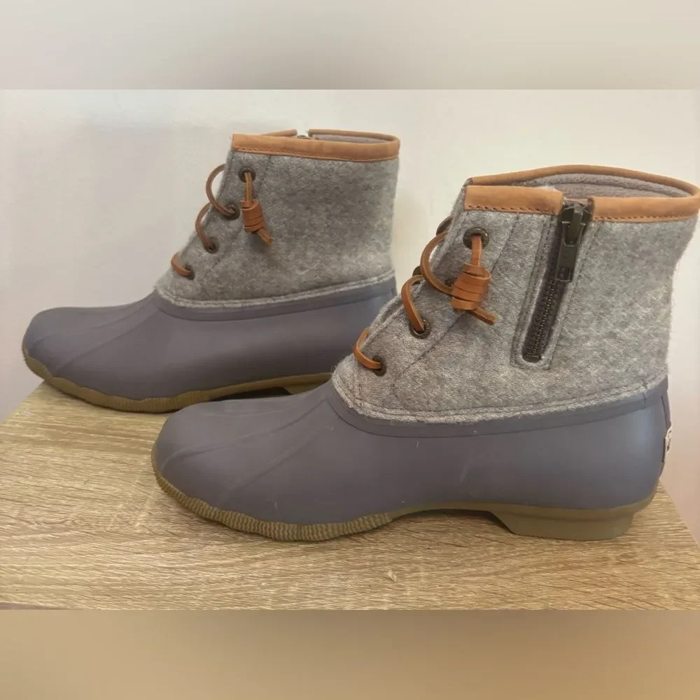 Sperry GUC gray thins ululated ankle boots Size 7